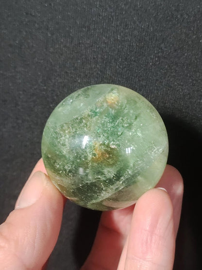 Fluorit A grün ~ Magische Edelstein Kugel Deko Sphere Meditation Sammler Kristall Heilstein Natur Qualität Geschenk Er Sie Mann Frau Wohnen - Art of Nature Berlin