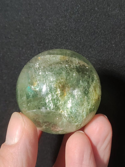 Fluorit A grün ~ Magische Edelstein Kugel Deko Sphere Meditation Sammler Kristall Heilstein Natur Qualität Geschenk Er Sie Mann Frau Wohnen - Art of Nature Berlin