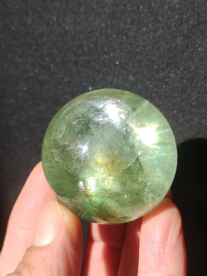 Fluorit A grün ~ Magische Edelstein Kugel Deko Sphere Meditation Sammler Kristall Heilstein Natur Qualität Geschenk Er Sie Mann Frau Wohnen - Art of Nature Berlin