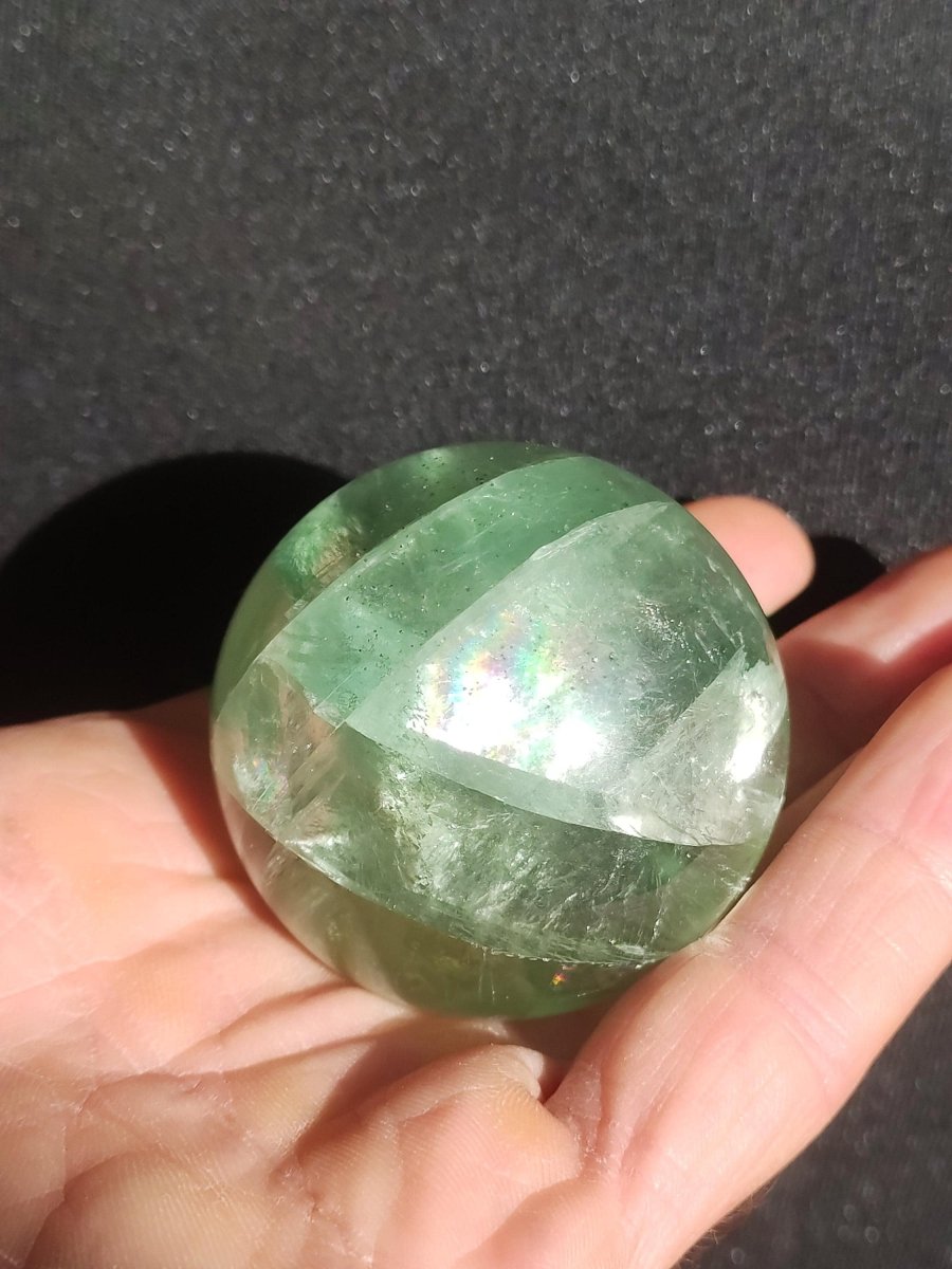 Fluorit A grün ~ Magische Edelstein Kugel Deko Sphere Meditation Sammler Kristall Heilstein Natur Qualität Geschenk Er Sie Mann Frau Wohnen - Art of Nature Berlin