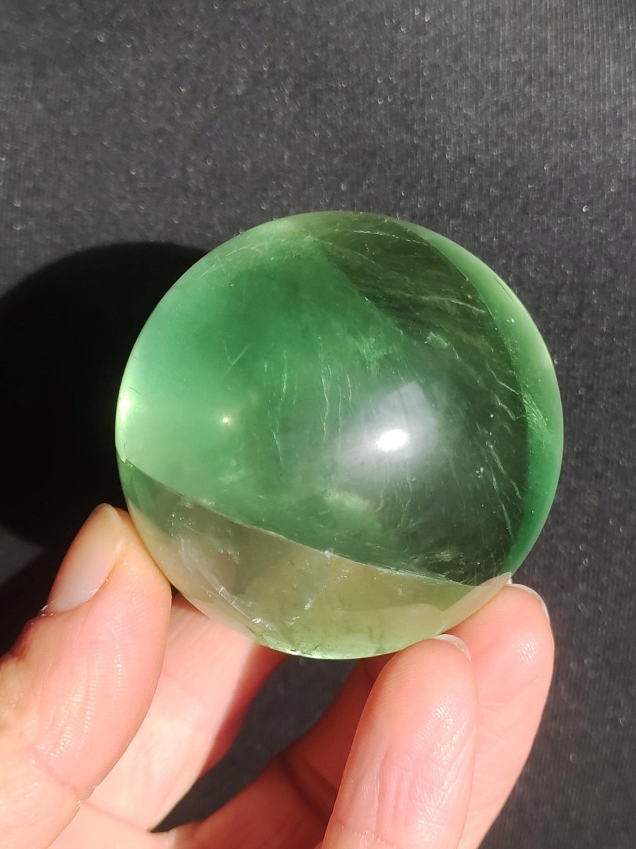 Fluorit AA grün ~ Magische Edelstein Kugel Deko Sphere Meditation Sammler Kristall Heilstein Natur Qualität Geschenk Er Sie Mann Frau Wohnen - Art of Nature Berlin