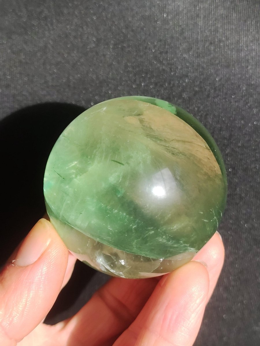 Fluorit AA grün ~ Magische Edelstein Kugel Deko Sphere Meditation Sammler Kristall Heilstein Natur Qualität Geschenk Er Sie Mann Frau Wohnen - Art of Nature Berlin