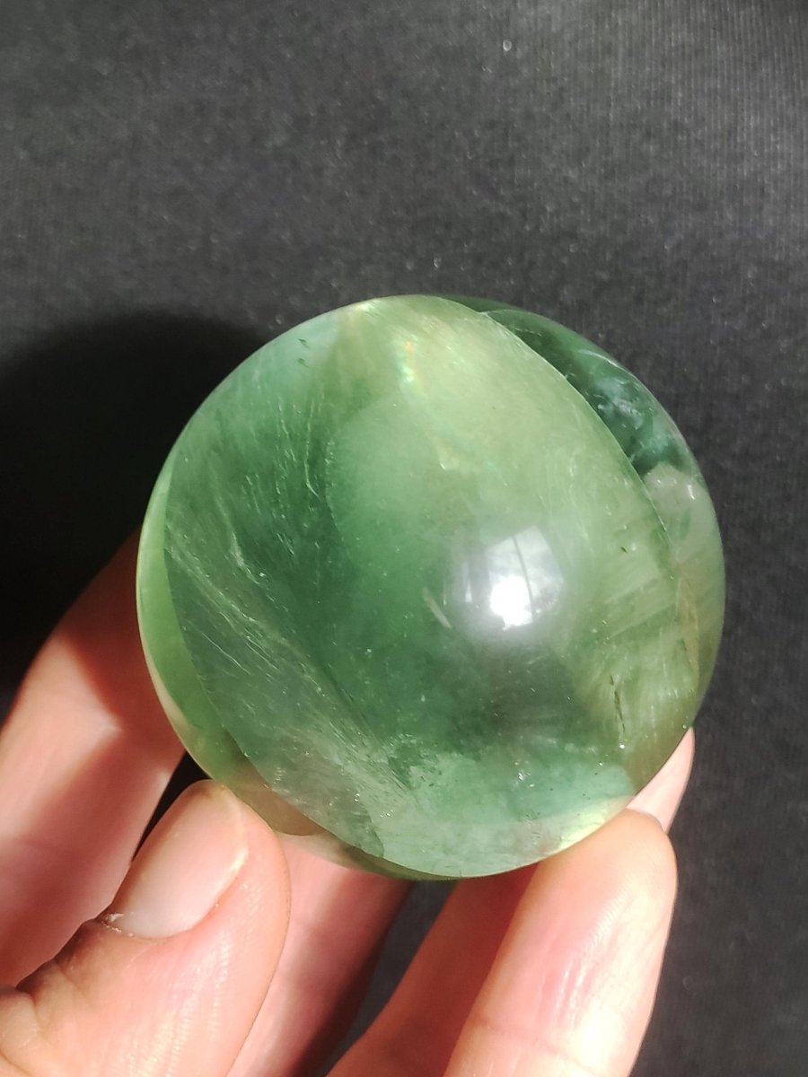 Fluorit AA grün ~ Magische Edelstein Kugel Deko Sphere Meditation Sammler Kristall Heilstein Natur Qualität Geschenk Er Sie Mann Frau Wohnen - Art of Nature Berlin