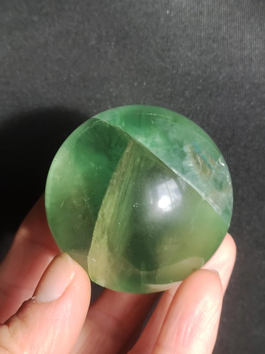 Fluorit AA grün ~ Magische Edelstein Kugel Deko Sphere Meditation Sammler Kristall Heilstein Natur Qualität Geschenk Er Sie Mann Frau Wohnen - Art of Nature Berlin