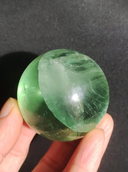 Fluorit AA grün ~ Magische Edelstein Kugel Deko Sphere Meditation Sammler Kristall Heilstein Natur Qualität Geschenk Er Sie Mann Frau Wohnen - Art of Nature Berlin