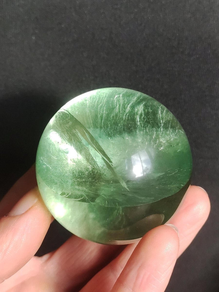 Fluorit AA grün ~ Magische Edelstein Kugel Deko Sphere Meditation Sammler Kristall Heilstein Natur Qualität Geschenk Er Sie Mann Frau Wohnen - Art of Nature Berlin