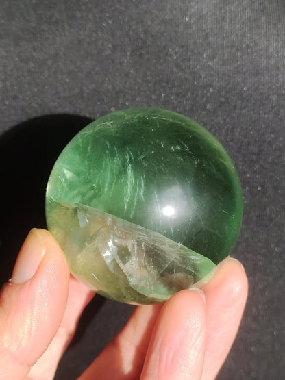 Fluorit AA grün ~ Magische Edelstein Kugel Deko Sphere Meditation Sammler Kristall Heilstein Natur Qualität Geschenk Er Sie Mann Frau Wohnen - Art of Nature Berlin