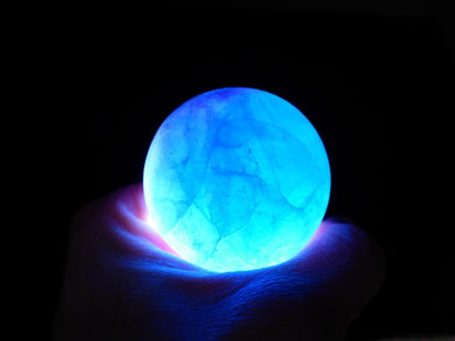 Fluorit blau lila *Rarität* - Edelstein Kugel Deko Sphere Kristall Heilstein Spielkugel Meditation Geschenk Er Sie Mann Frau Freundin Wohnen - Art of Nature Berlin