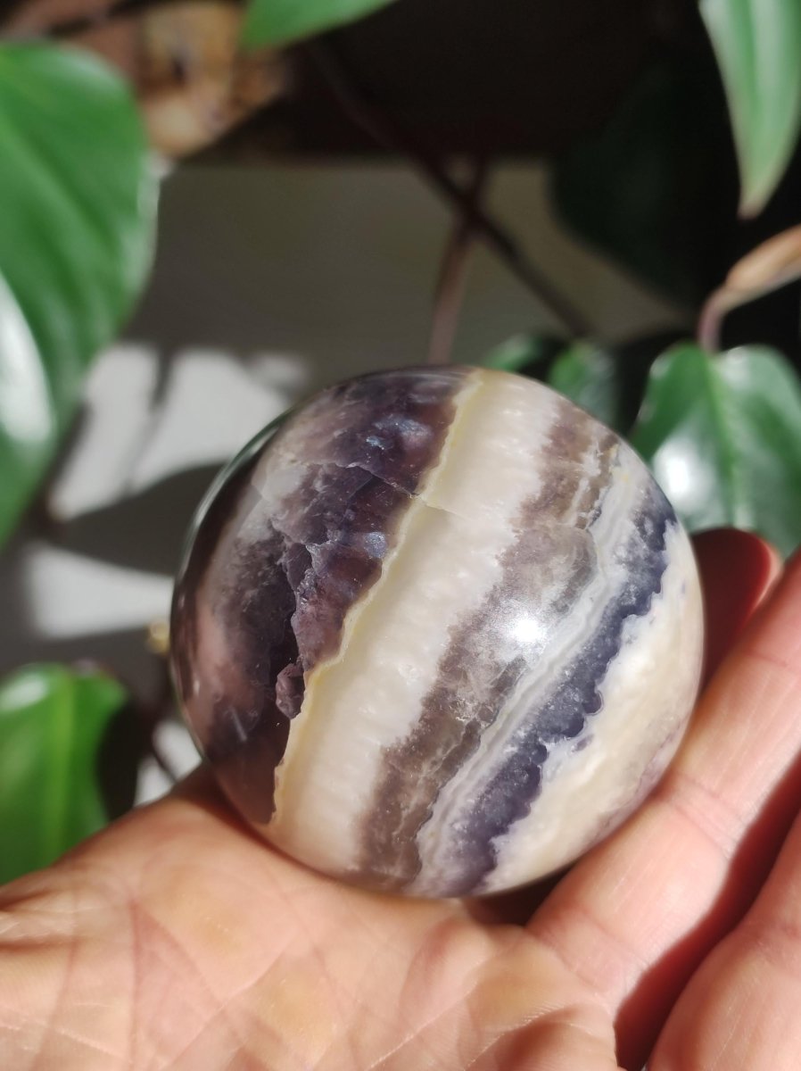 Fluorit Edelstein Kugel Deko Sphere Massage Kristall Spielkugel Meditation Heilstein Frau Geschenk Er Sie Haus Energie Traum - Art of Nature Berlin