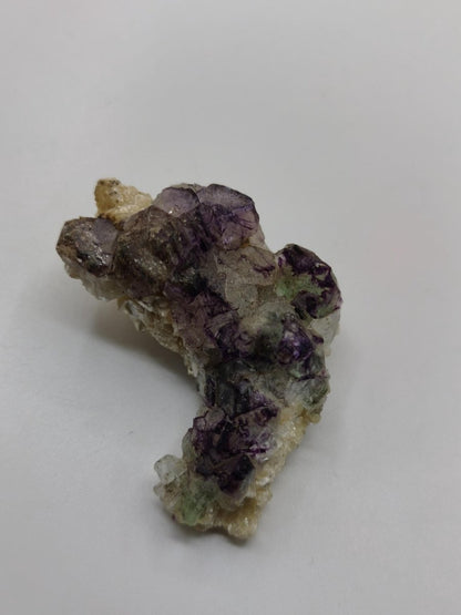 Fluorit Kristallstufe – Violett-Grüner Fluorit aus Erongo, Namibia – Sammlerstück | Seltene Sammler Kristall Stufe Mineral Heilstein Deko - Art of Nature Berlin