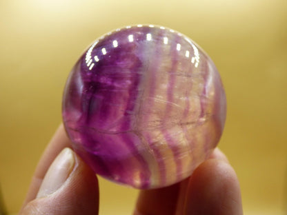 Fluorit lila pink rosa rot ~ Magische Edelstein Kugel Massage & Deko Sphere Crystal Spielkugel Meditation HIPPIE Ethno Heilstein Naturschatz - Art of Nature Berlin