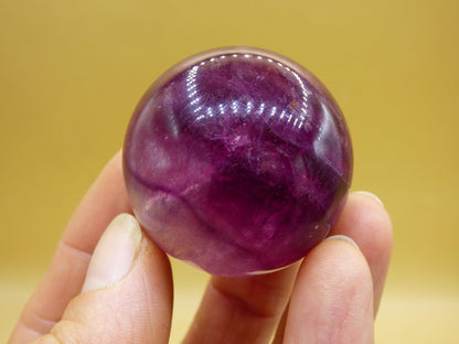 Fluorit lila pink rosa rot ~ Magische Edelstein Kugel Massage & Deko Sphere Crystal Spielkugel Meditation HIPPIE Ethno Heilstein Naturschatz - Art of Nature Berlin