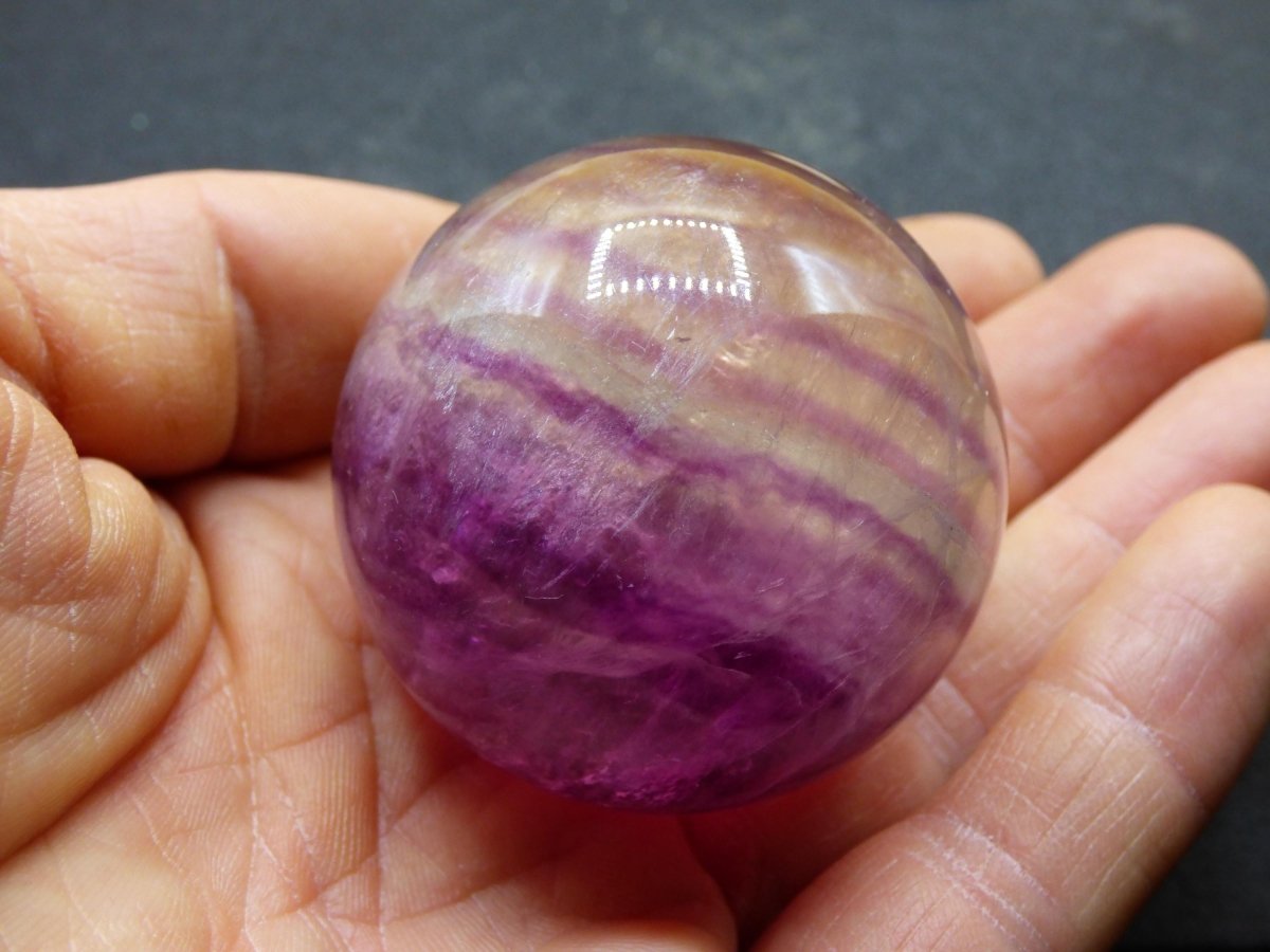 Fluorit lila pink rosa rot ~ Magische Edelstein Kugel Massage & Deko Sphere Crystal Spielkugel Meditation HIPPIE Ethno Heilstein Naturschatz - Art of Nature Berlin