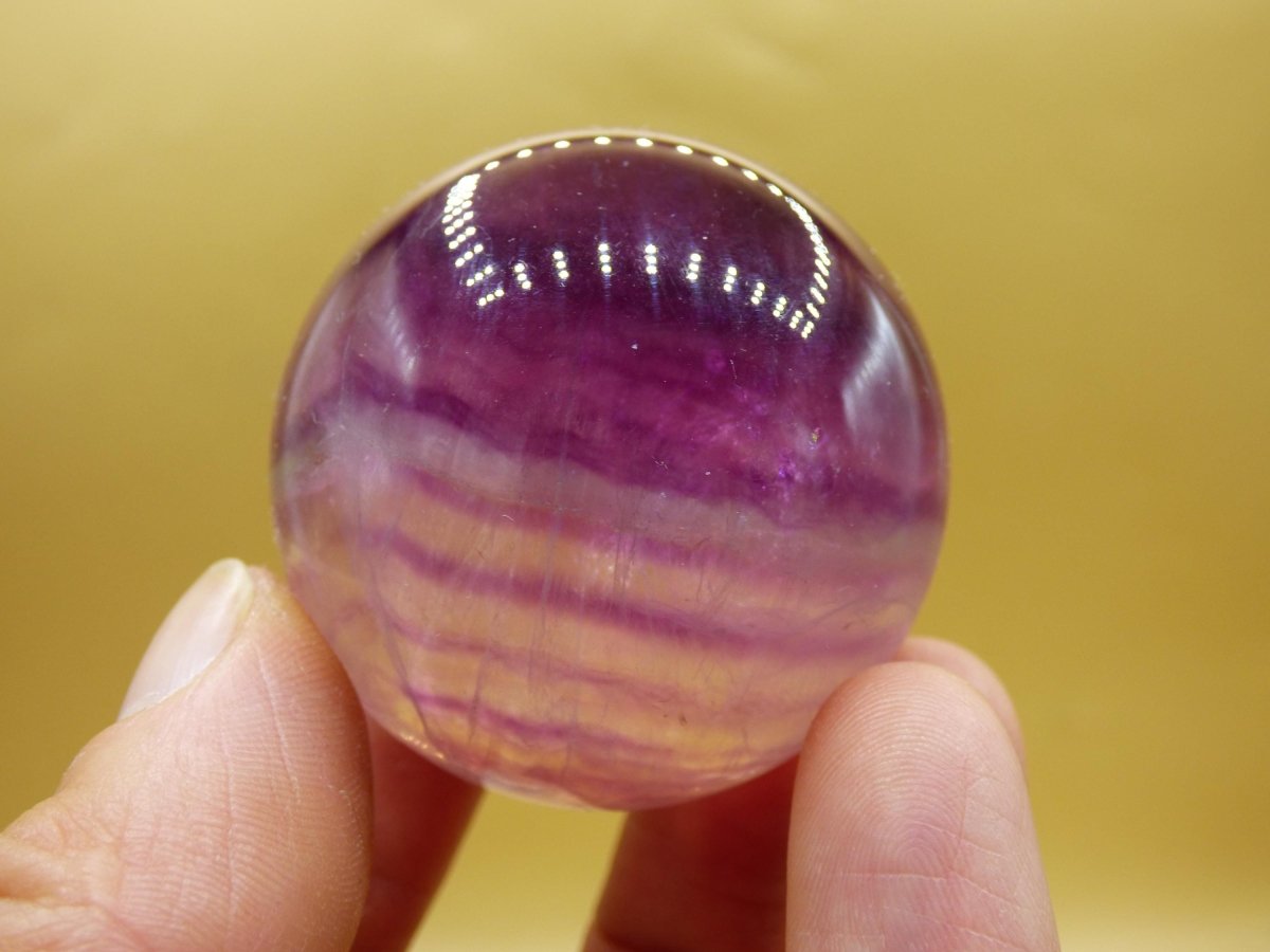 Fluorit lila pink rosa rot ~ Magische Edelstein Kugel Massage & Deko Sphere Crystal Spielkugel Meditation HIPPIE Ethno Heilstein Naturschatz - Art of Nature Berlin