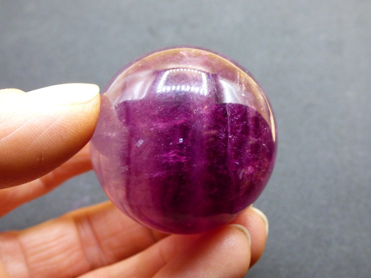 Fluorit lila pink rosa rot ~ Magische Edelstein Kugel Massage & Deko Sphere Crystal Spielkugel Meditation HIPPIE Ethno Heilstein Naturschatz - Art of Nature Berlin