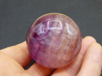 Fluorit lila pink rosa rot ~ Magische Edelstein Kugel Massage & Deko Sphere Crystal Spielkugel Meditation HIPPIE Ethno Heilstein Naturschatz - Art of Nature Berlin