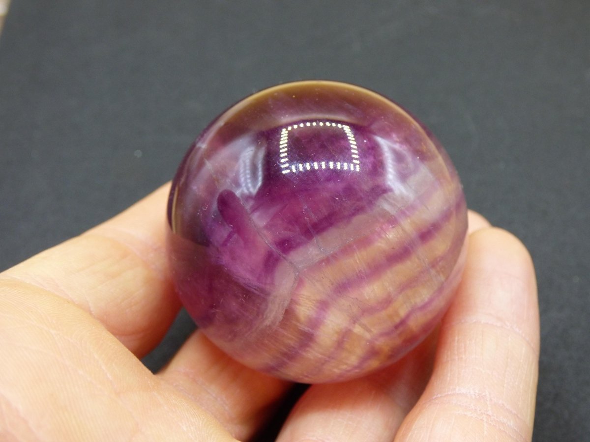 Fluorit lila pink rosa rot ~ Magische Edelstein Kugel Massage & Deko Sphere Crystal Spielkugel Meditation HIPPIE Ethno Heilstein Naturschatz - Art of Nature Berlin