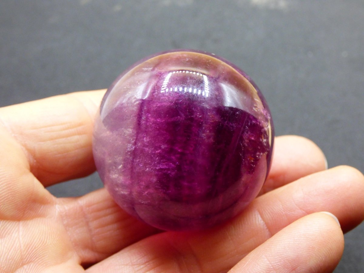 Fluorit lila pink rosa rot ~ Magische Edelstein Kugel Massage & Deko Sphere Crystal Spielkugel Meditation HIPPIE Ethno Heilstein Naturschatz - Art of Nature Berlin