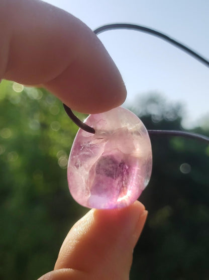 Fluorit lila Regenbogen ~ Edelstein Kette Natur Schutz Rarität Heilstein Kristall Mann Frau Sie Geschenk Freund Goa Festival Glück Sommer - Art of Nature Berlin