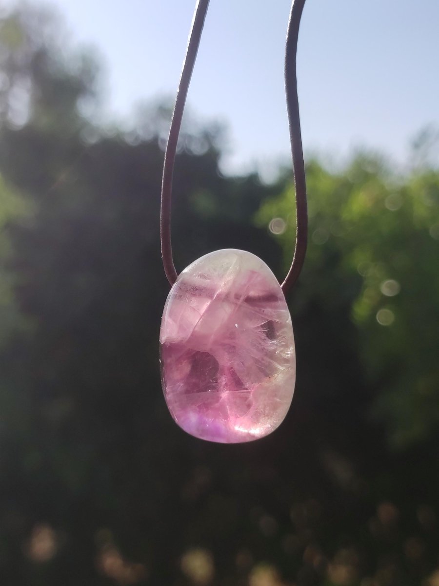 Fluorit lila Regenbogen ~ Edelstein Kette Natur Schutz Rarität Heilstein Kristall Mann Frau Sie Geschenk Freund Goa Festival Glück Sommer - Art of Nature Berlin