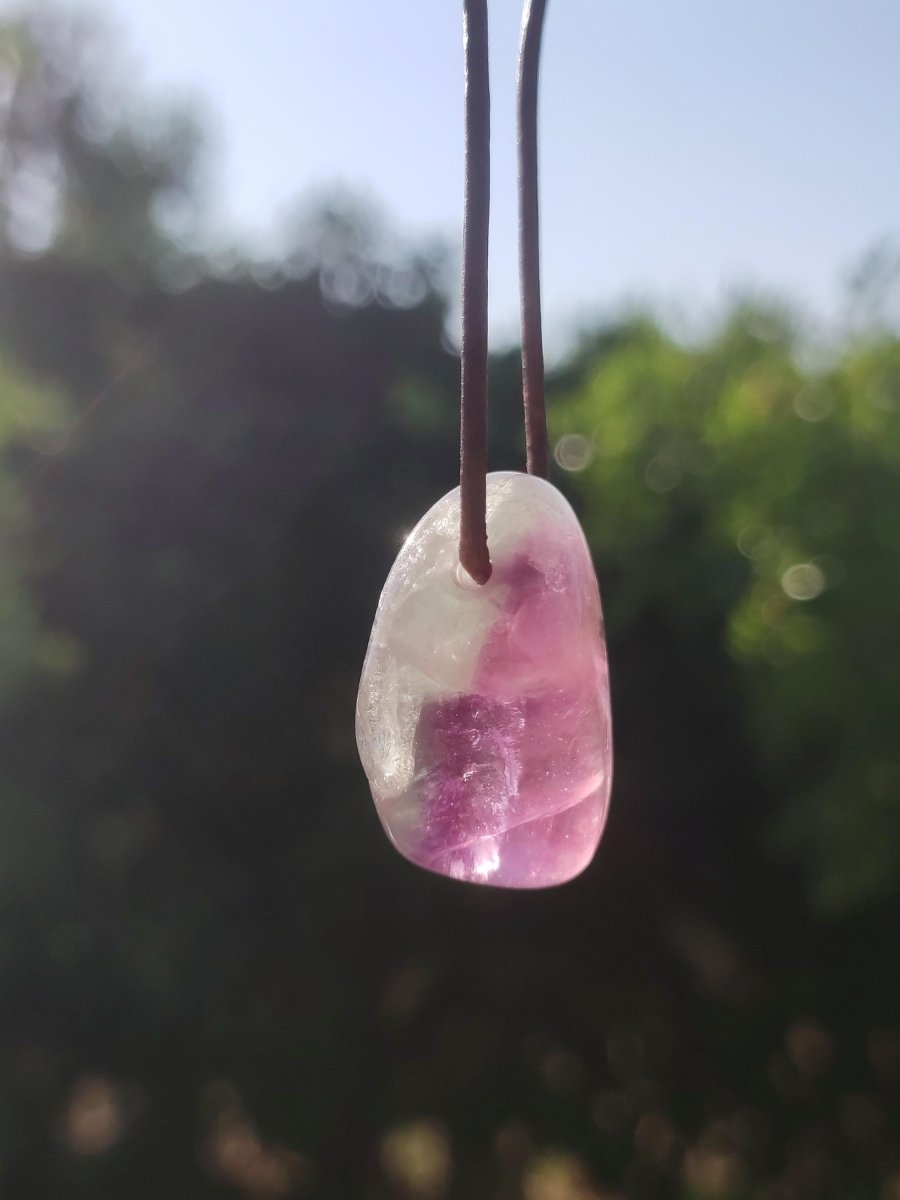 Fluorit lila Regenbogen ~ Edelstein Kette Natur Schutz Rarität Heilstein Kristall Mann Frau Sie Geschenk Freund Goa Festival Glück Sommer - Art of Nature Berlin