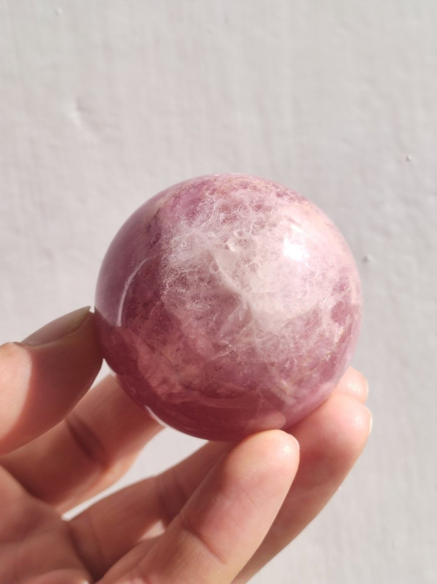 Fluorit pink rosa rot ~ Magische Edelstein Kugel Massage & Deko Sphere Crystal Spielkugel Meditation HIPPIE GOA Ethno Heilstein Naturschatz - Art of Nature Berlin