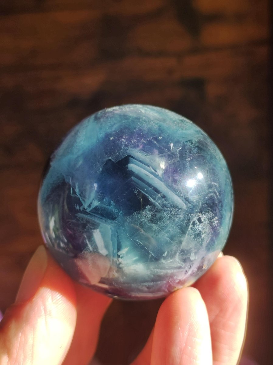 Fluorit Regenbogen Edelstein Kugel Deko Sphere Massage Kristall Spielkugel Meditation Heilstein Frau Mann Geschenk Er Sie Haus Energie Traum - Art of Nature Berlin