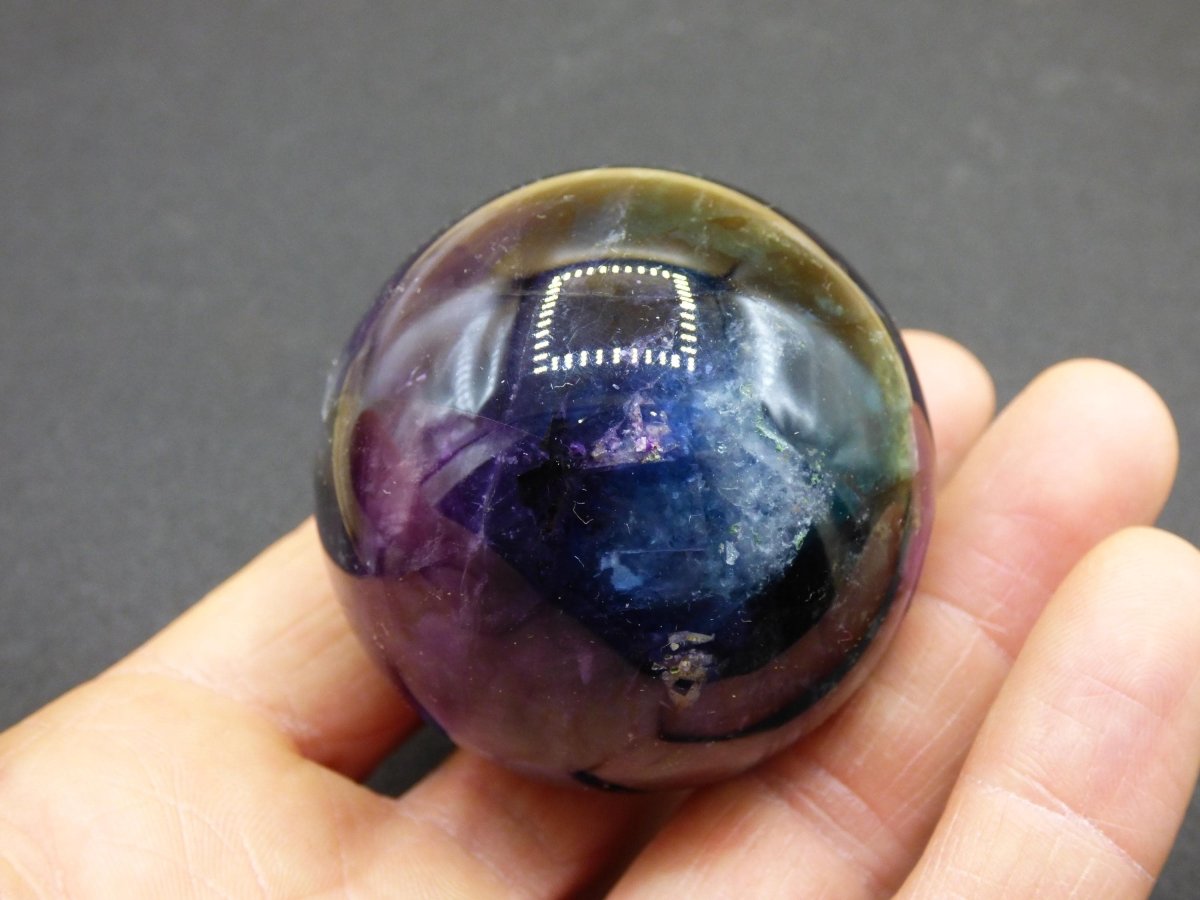 Fluorit Regenbogen Edelstein Kugel Deko Sphere Massage Kristall Spielkugel Meditation Heilstein Frau Mann Geschenk Er Sie Haus Energie Traum - Art of Nature Berlin