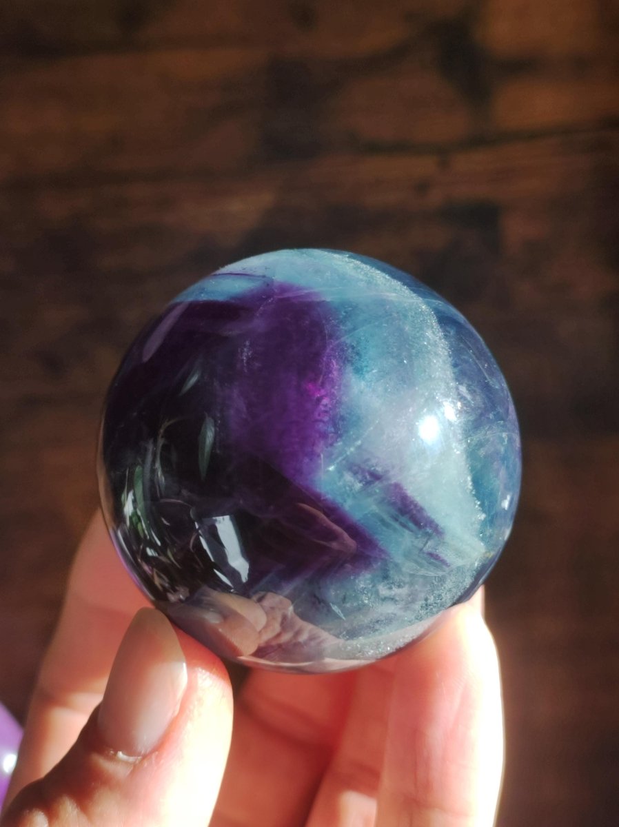 Fluorit Regenbogen Edelstein Kugel Deko Sphere Massage Kristall Spielkugel Meditation Heilstein Frau Mann Geschenk Er Sie Haus Energie Traum - Art of Nature Berlin