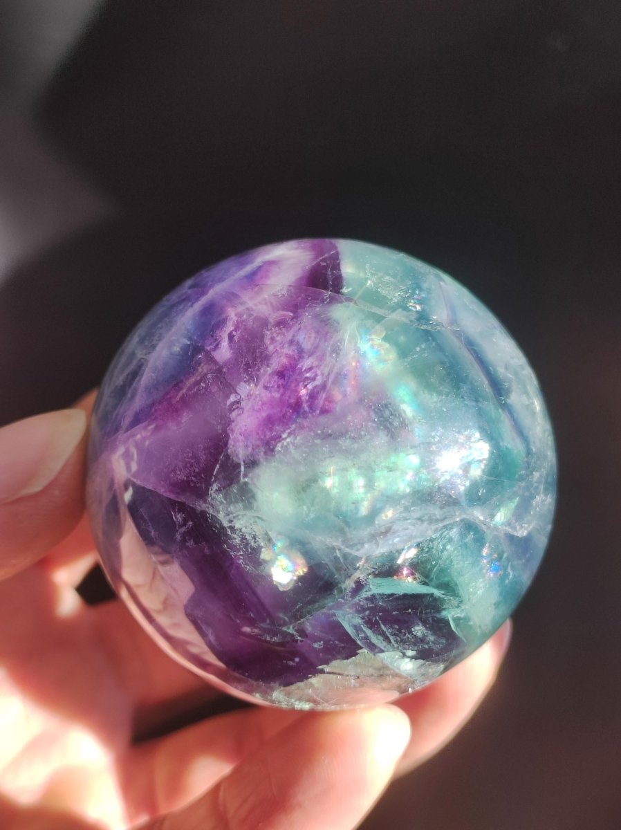Fluorit Regenbogen Edelstein Kugel Deko Sphere Massage Kristall Spielkugel Meditation Heilstein Frau Mann Geschenk Er Sie Haus Energie Traum - Art of Nature Berlin
