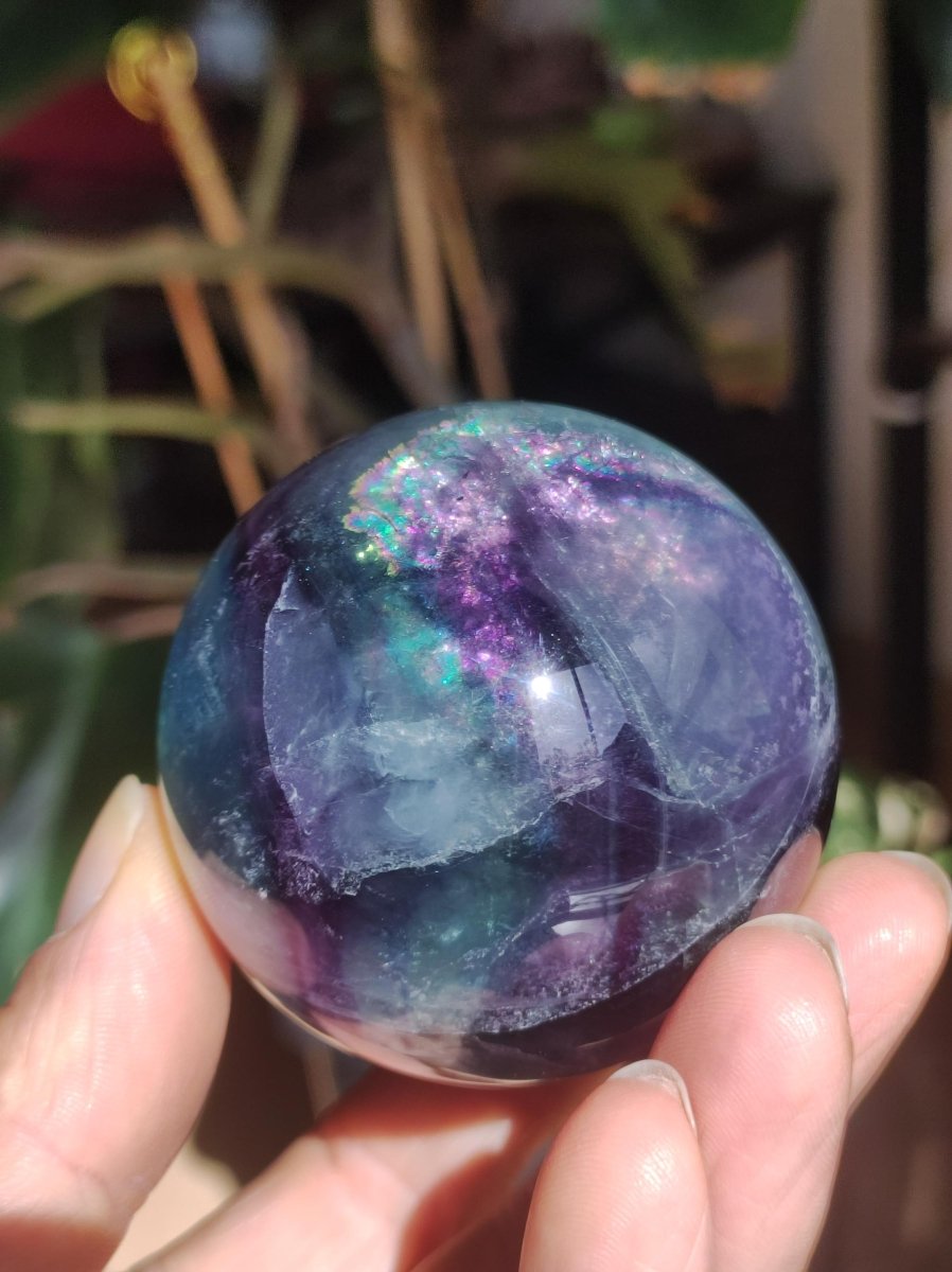 Fluorit Regenbogen Edelstein Kugel Deko Sphere Massage Kristall Spielkugel Meditation Heilstein Frau Mann Geschenk Er Sie Haus Energie Traum - Art of Nature Berlin