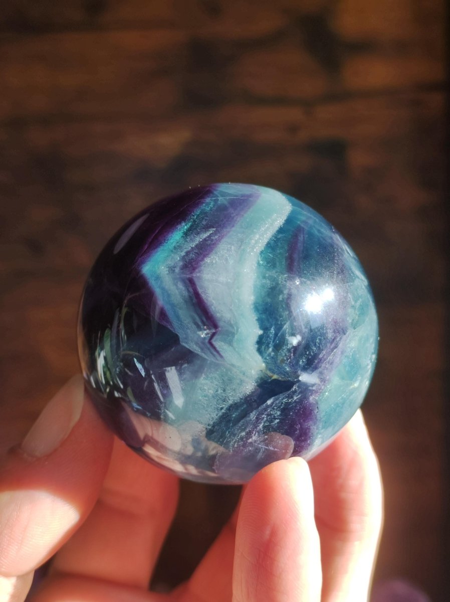 Fluorit Regenbogen Edelstein Kugel Deko Sphere Massage Kristall Spielkugel Meditation Heilstein Frau Mann Geschenk Er Sie Haus Energie Traum - Art of Nature Berlin