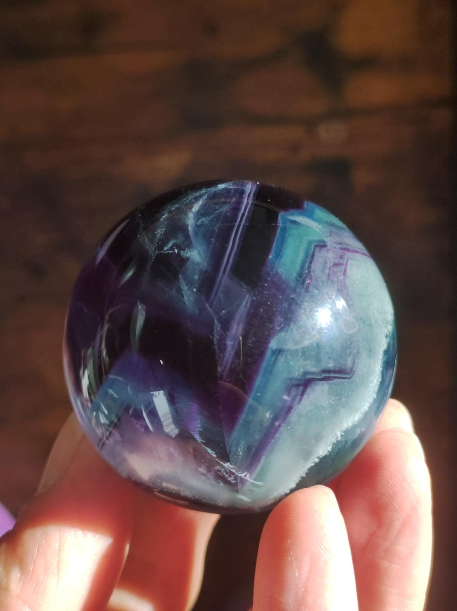 Fluorit Regenbogen Edelstein Kugel Deko Sphere Massage Kristall Spielkugel Meditation Heilstein Frau Mann Geschenk Er Sie Haus Energie Traum - Art of Nature Berlin