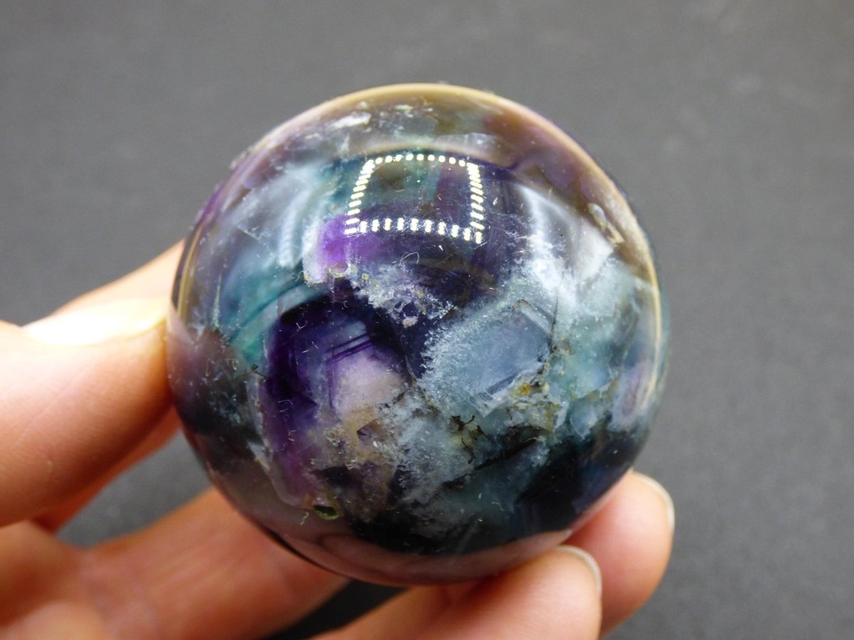 Fluorit Regenbogen Edelstein Kugel Deko Sphere Massage Kristall Spielkugel Meditation Heilstein Frau Mann Geschenk Er Sie Haus Energie Traum - Art of Nature Berlin
