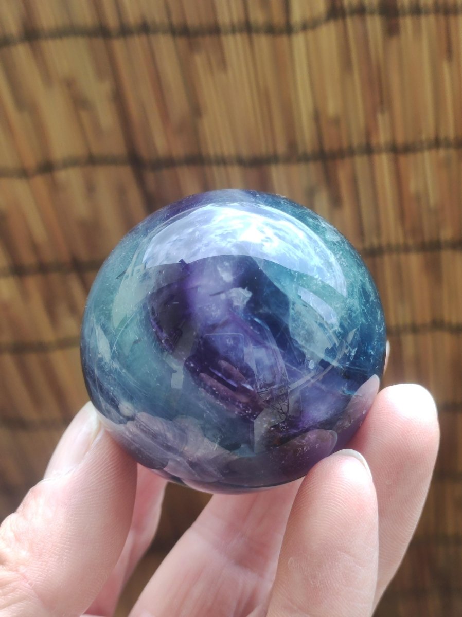 Fluorit Regenbogen Edelstein Kugel Deko Sphere Massage Kristall Spielkugel Meditation Heilstein Frau Mann Geschenk Er Sie Haus Energie Traum - Art of Nature Berlin