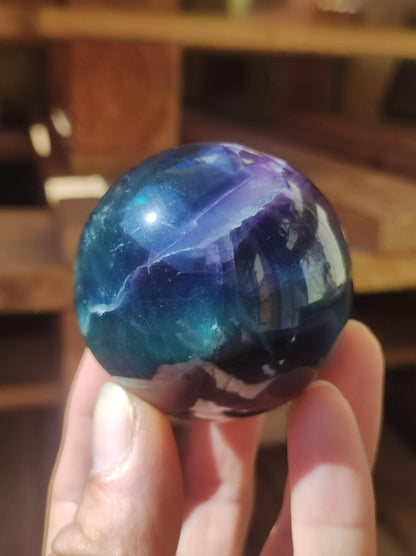 Fluorit Regenbogen Edelstein Kugel Deko Sphere Massage Kristall Spielkugel Meditation Heilstein Frau Mann Geschenk Er Sie Haus Energie Traum - Art of Nature Berlin