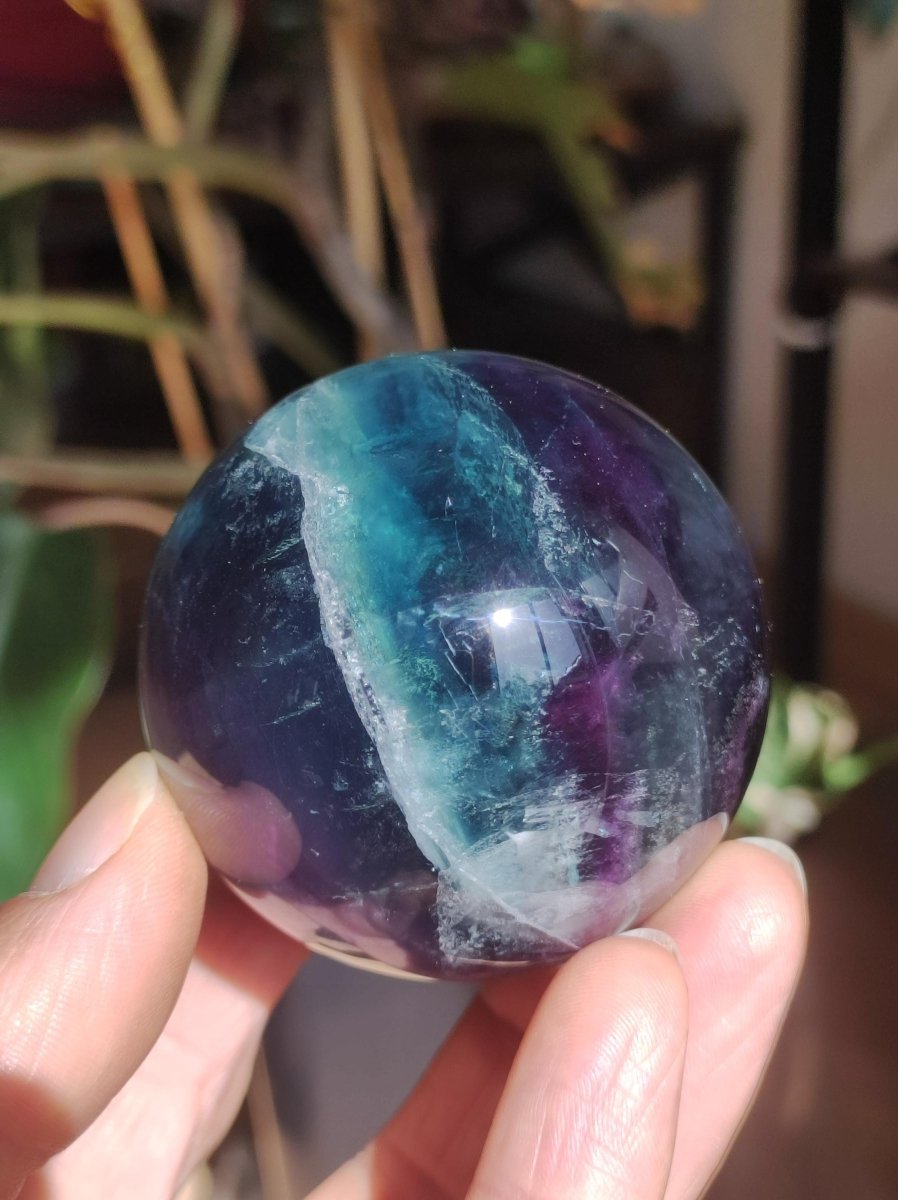 Fluorit Regenbogen Edelstein Kugel Deko Sphere Massage Kristall Spielkugel Meditation Heilstein Frau Mann Geschenk Er Sie Haus Energie Traum - Art of Nature Berlin