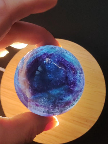 Fluorit Regenbogen Edelstein Kugel Deko Sphere Massage Kristall Spielkugel Meditation Heilstein Frau Mann Geschenk Er Sie Haus Energie Traum - Art of Nature Berlin