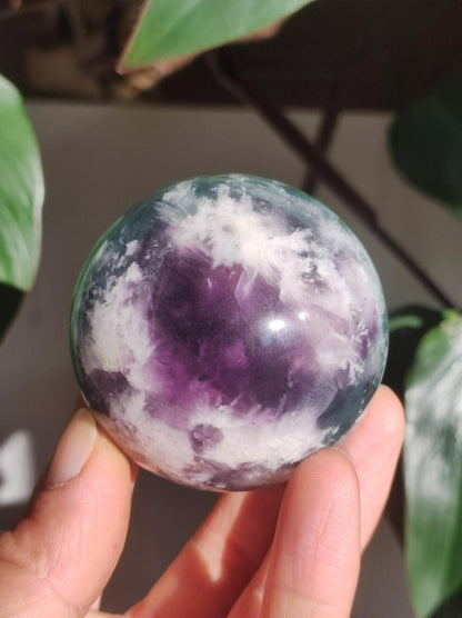 Fluorit Snowflake Edelstein Kugel Deko Sphere Massage Kristall Spielkugel Meditation Heilstein Frau Mann Geschenk Er Sie Haus Energie Traum - Art of Nature Berlin