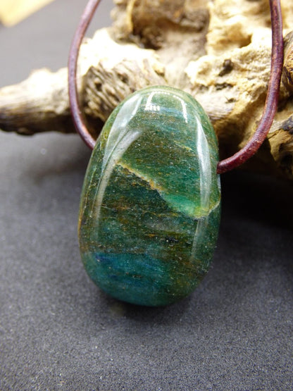 Fuchsit Edelstein Kette grün rot Natur HIPPIE GOA Boho Ethno Nature Heilstein Kristalle Schmuck Anhänger Mann Frau Kind Art Geschenk Er Sie - Art of Nature Berlin