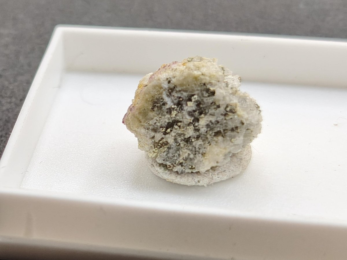 Gediegenes Gold auf Matrix Kristallin – Natürliches Gold aus Zlaté Hory, Tschechien echt natürlich Sammler Mineral selten - Art of Nature Berlin