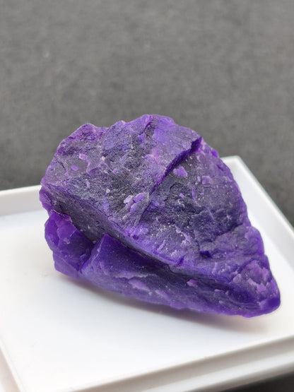 Gel-Sugilith AAA – Intensiv Violette Sammlerstufe | Museumsqualität | 100 ct Rarität Sammler Mineralien Investition Wertanlage Unikat - Art of Nature Berlin
