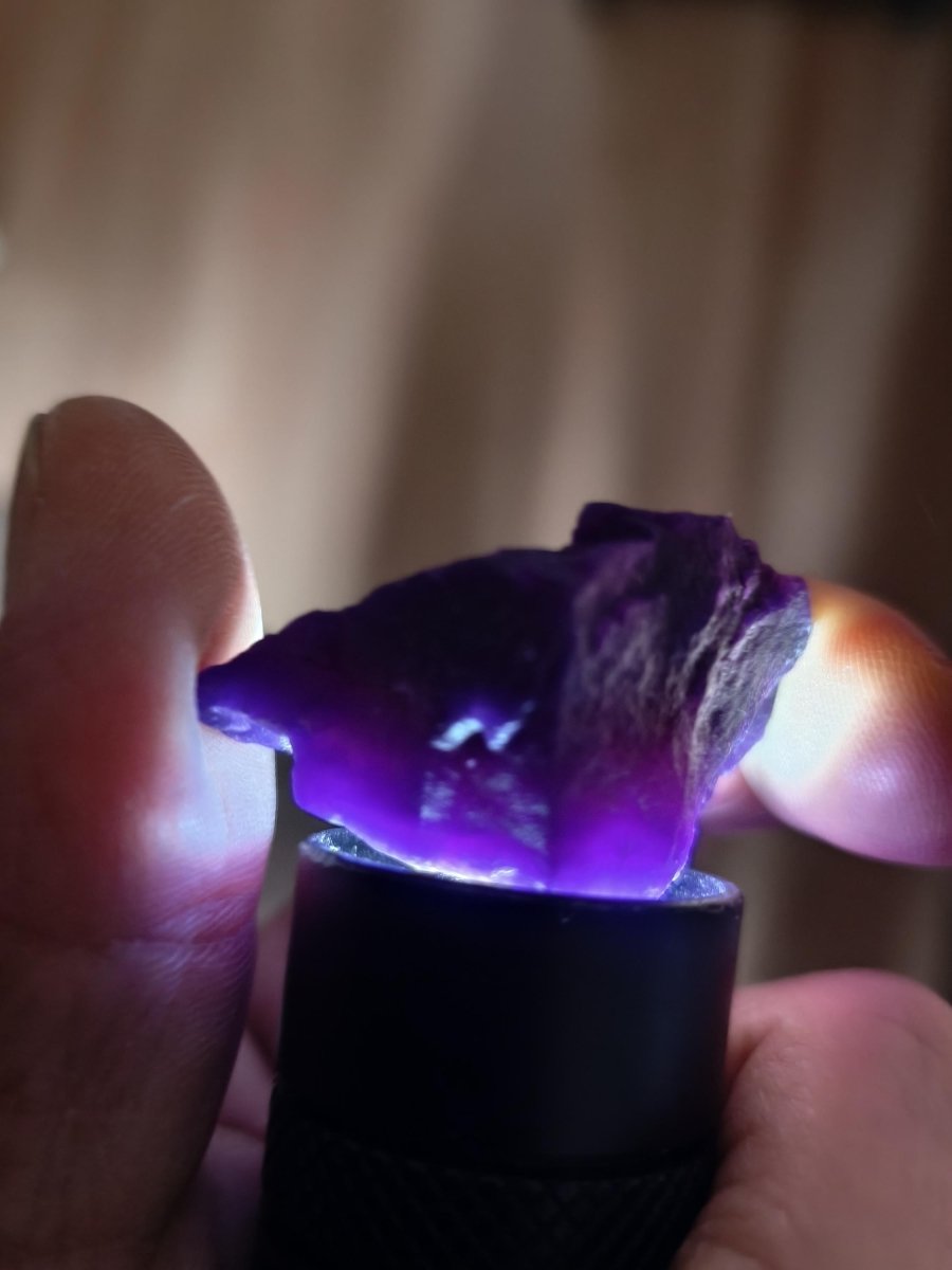 Gel-Sugilith AAA – Intensiv Violette Sammlerstufe | Museumsqualität | 100 ct Rarität Sammler Mineralien Investition Wertanlage Unikat - Art of Nature Berlin