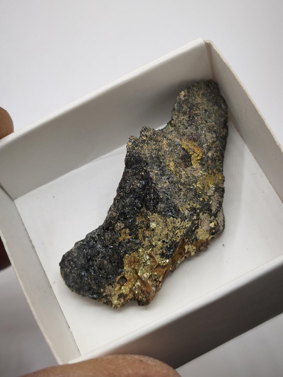 Gladit & Aikinit – seltene Sulfosalz-Mineralstufe aus Gladhammar, Schweden Kristall Sammler Stufe Heilstein Edelstein Mineral Selten Unikat - Art of Nature Berlin