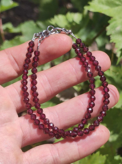 Granat AAA facettiert - Edelstein Armband rot 4mm Perlen Heilstein Energie Natur Echt Rarität Schmuck Frau Mann Er Sie Mutter Geschenk - Art of Nature Berlin