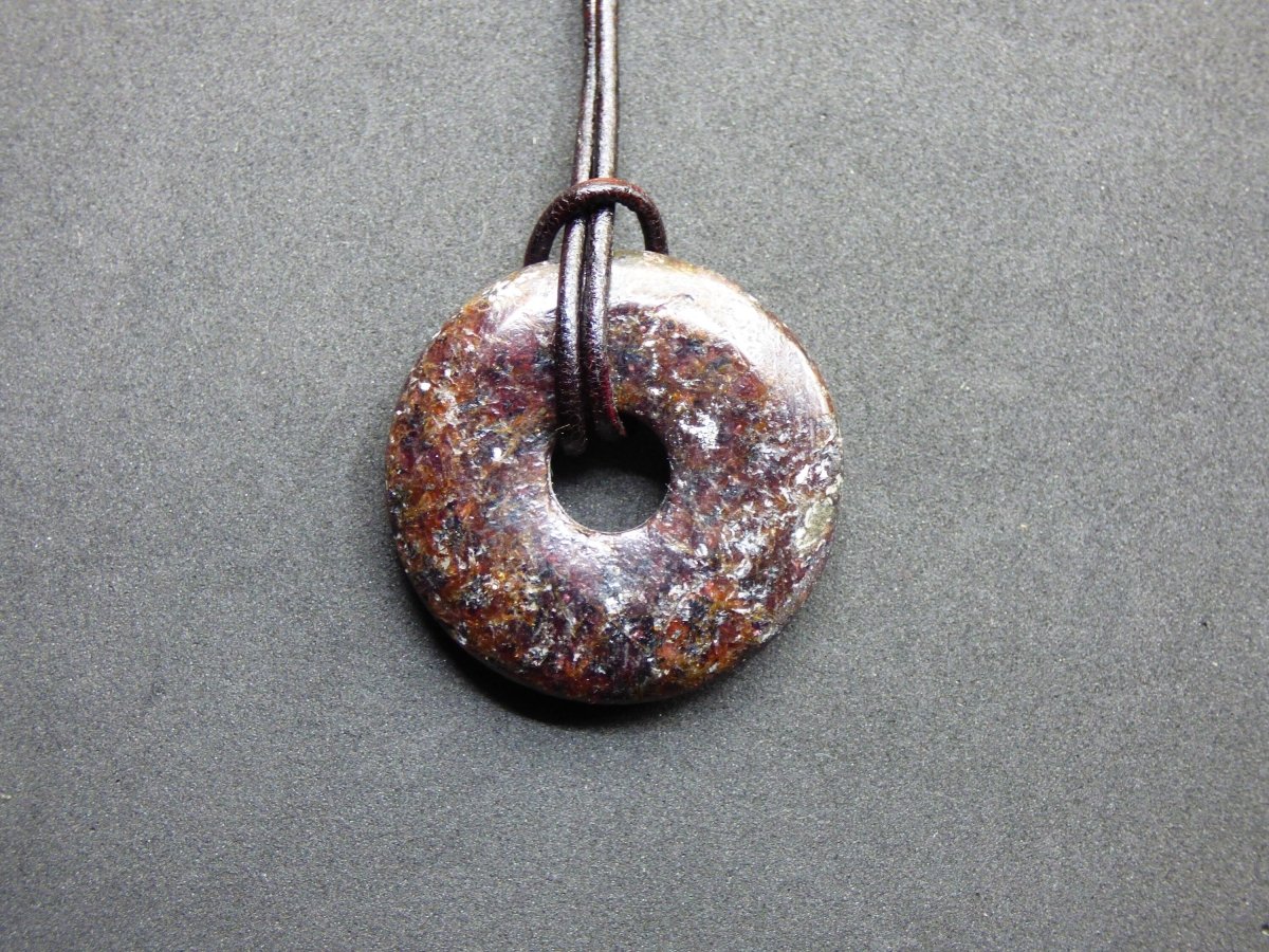 Granat Almandin ~ Donut ~ Edelstein Kette ~HIPPIE ~GOA ~Boho ~Tibet ~Ethno ~Nature ~Donut ~Schutzsymbol ~Heilstein - Art of Nature Berlin