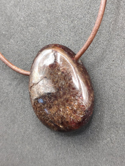 Granat Almandin Edelstein Kette Kristall Anhänger ~HIPPIE ~GOA ~Boho ~Tibet ~Ethno ~Nature ~Schutzsymbol ~Heilstein - Art of Nature Berlin