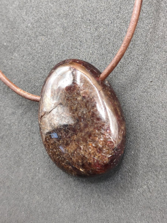 Granat Almandin Edelstein Kette Kristall Anhänger ~HIPPIE ~GOA ~Boho ~Tibet ~Ethno ~Nature ~Schutzsymbol ~Heilstein - Art of Nature Berlin
