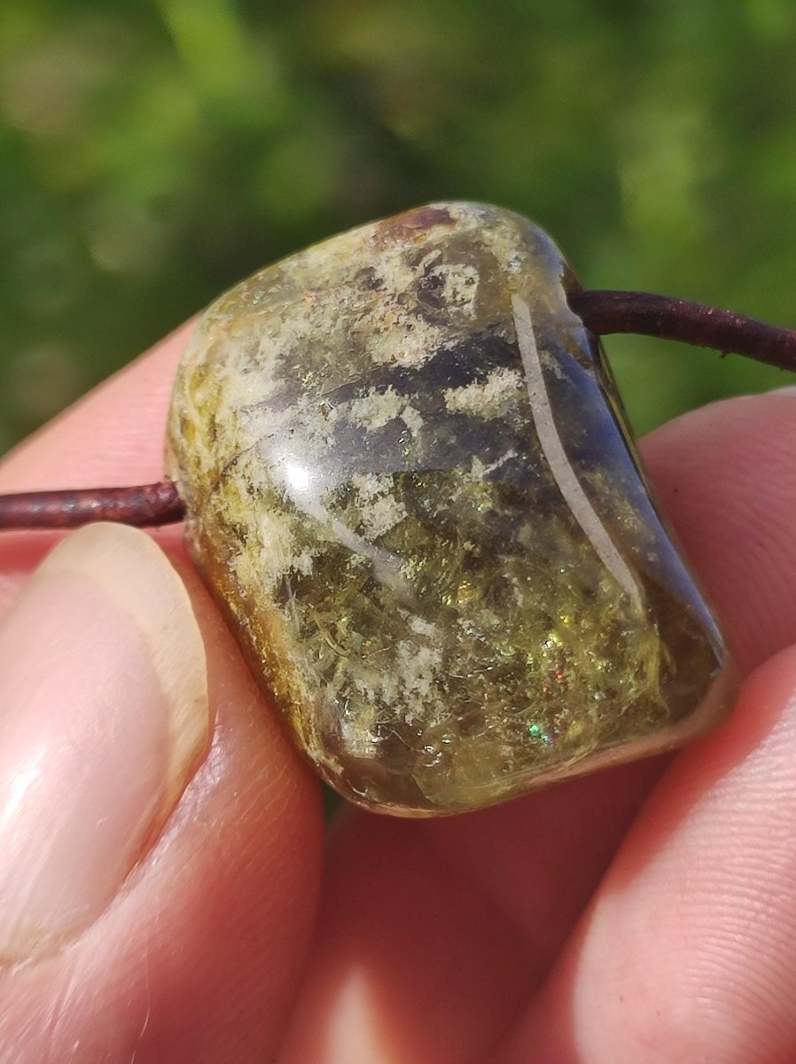 Granat grün (Grossular) - Edelstein Kette HIPPIE GOA Boho Ethno Natur Heilstein Rarität Kristalle Schmuck Anhänger Natur Stein Geschenk - Art of Nature Berlin