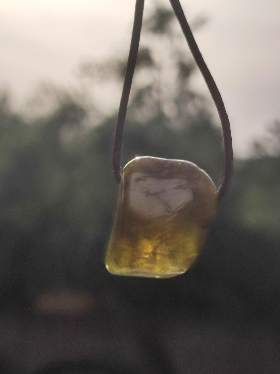 Granat grün (Grossular) - Edelstein Kette HIPPIE GOA Boho Ethno Natur Heilstein Rarität Kristalle Schmuck Anhänger Natur Stein Geschenk - Art of Nature Berlin
